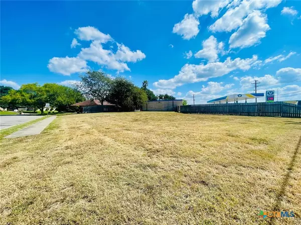 Victoria, TX 77904,7002 Nursery DR