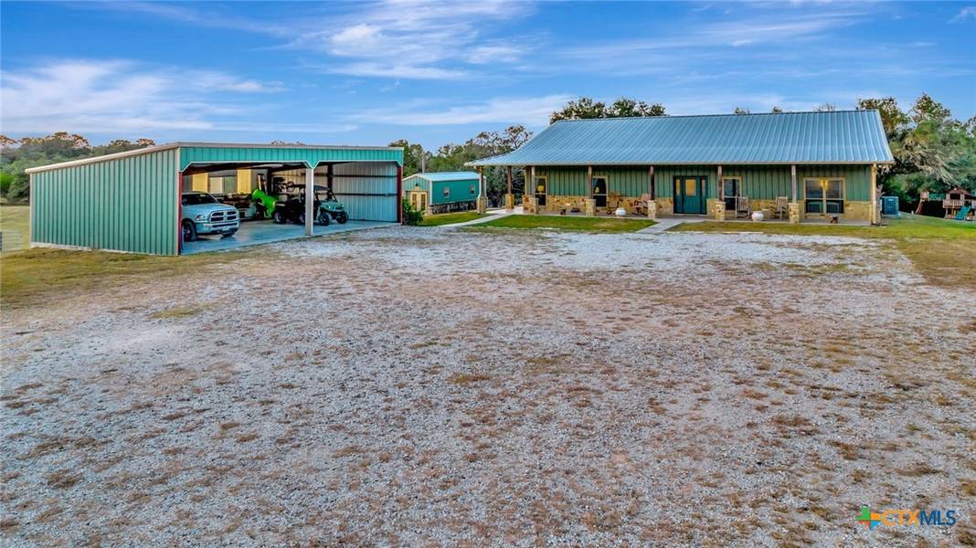 1176 Post LN, Goliad, TX 77963