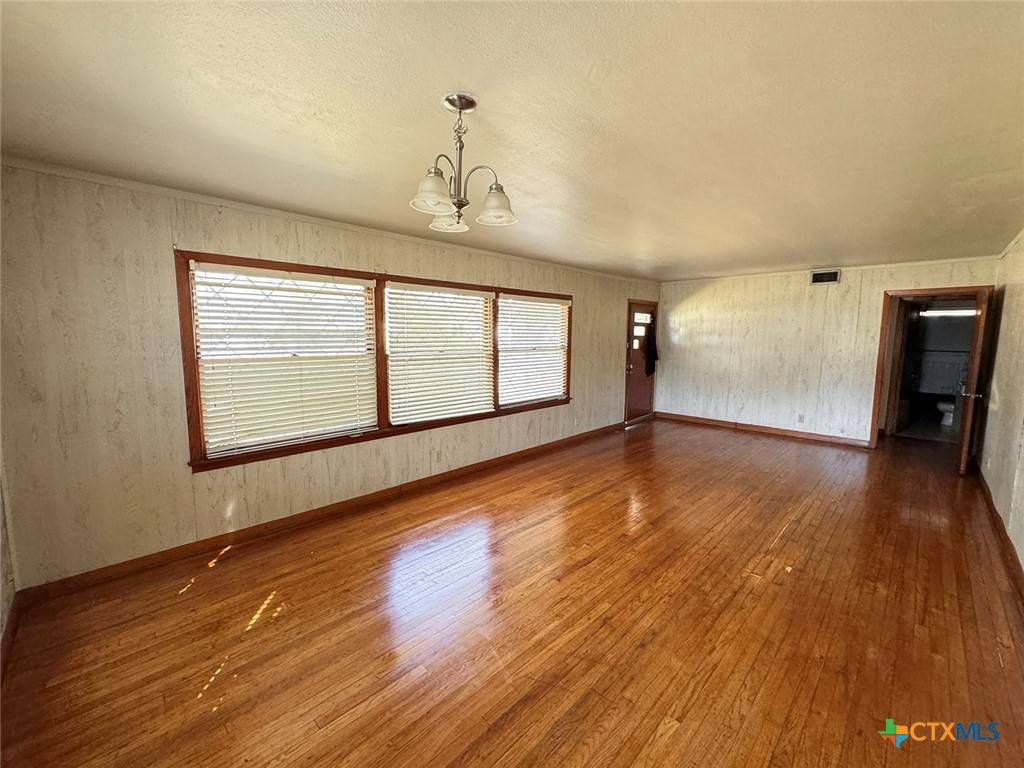 Victoria, TX 77901,1901 E Guadalupe ST