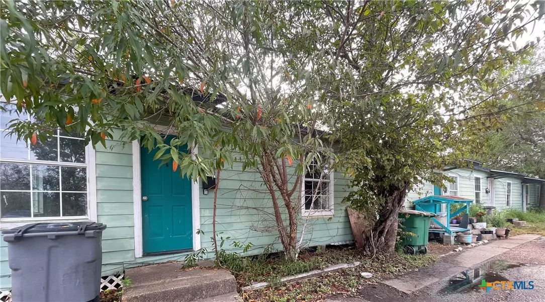 1605 E Goodwin AVE, Victoria, TX 77901