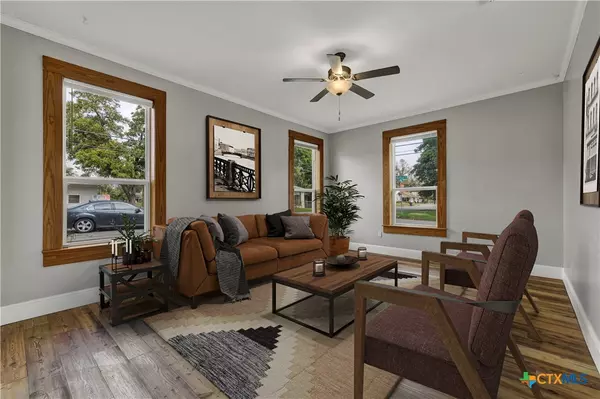 New Braunfels, TX 78130,296 E Faust ST
