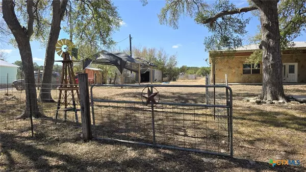 305 Remuda DR #C, Liberty Hill, TX 78642