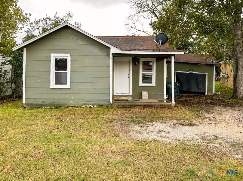 623 S Wells ST, Edna, TX 77957