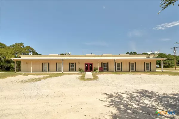 5916 W 290 HWY, Dripping Springs, TX 78620