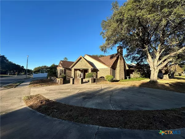 101 Biltmore DR, Victoria, TX 77904