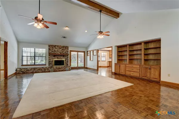 New Braunfels, TX 78132,5 Trophy LN