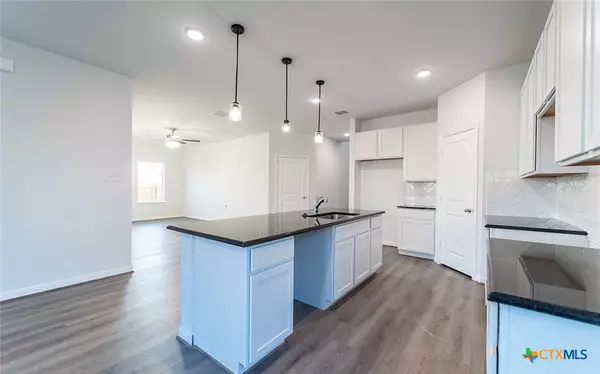 Seguin, TX 78155,1224 Marvin GRV