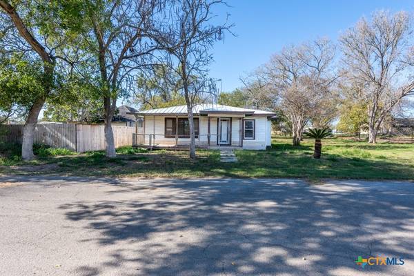 210 S Monterey ST, Smiley, TX 78159