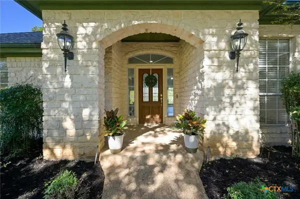215 Clubhouse DR,  Lakeway,  TX 78734