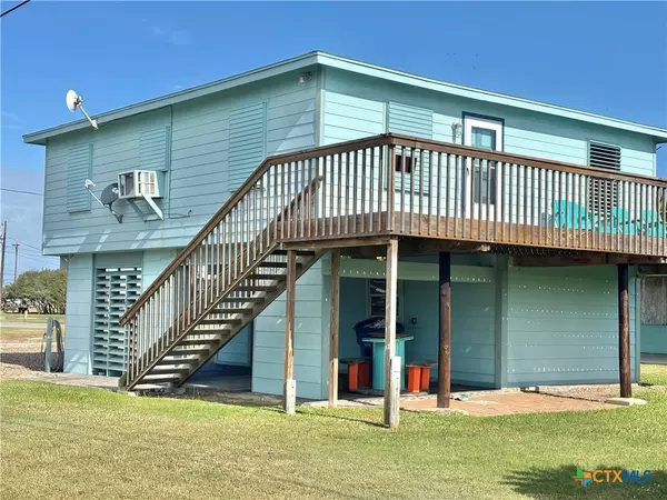 411 W Olive ST, Port O'connor, TX 77982