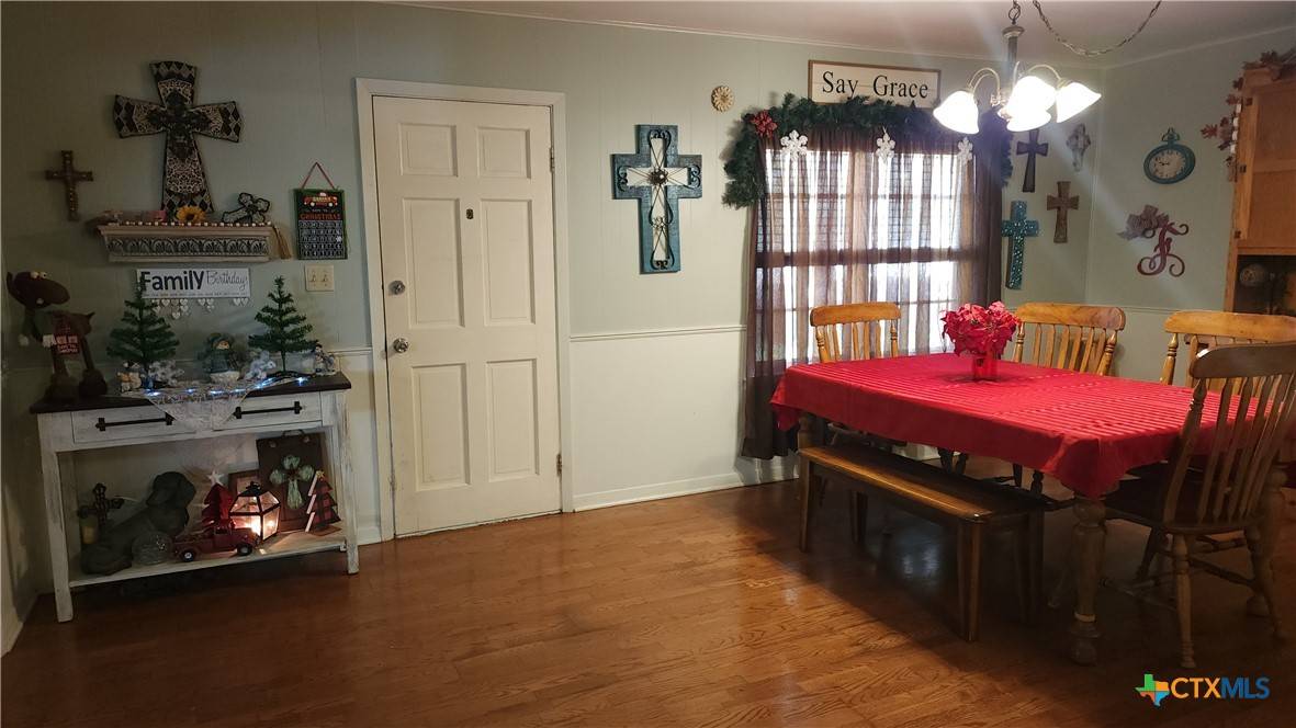 Yoakum, TX 77995,347 Giles RD