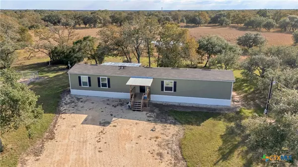 Hallettsville, TX 77964,441 Private Road 1065