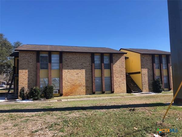 903 S Magnolia AVE #11, Luling, TX 78648