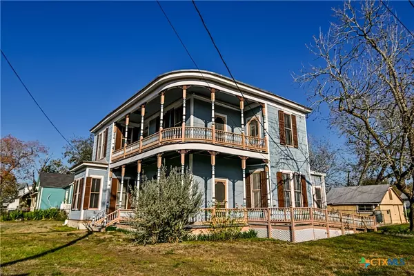 712 E Newman ST, Cuero, TX 77954