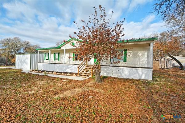 Adkins, TX 78101,185 Encino Torcido