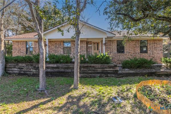 5609 E Lakeshore DR,  Belton,  TX 76513