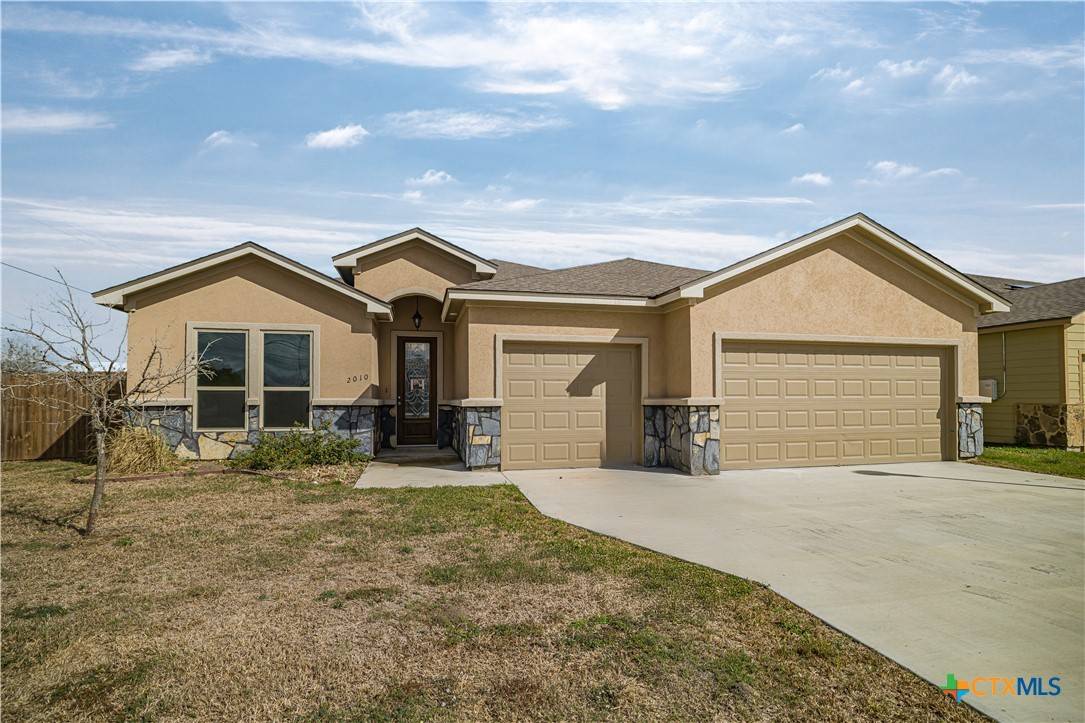 2010 Seguin AVE, Victoria, TX 77901