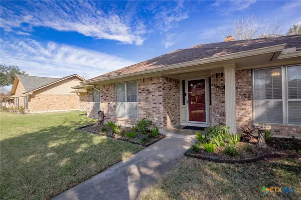 Victoria, TX 77904,106 King Arthur ST