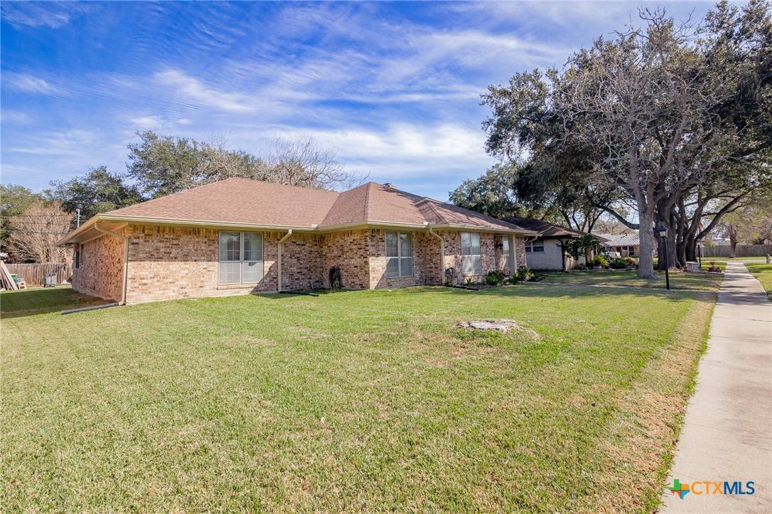 Victoria, TX 77904,106 King Arthur ST
