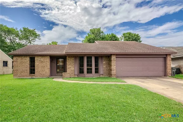 220 Briarmeadow LN, Victoria, TX 77904