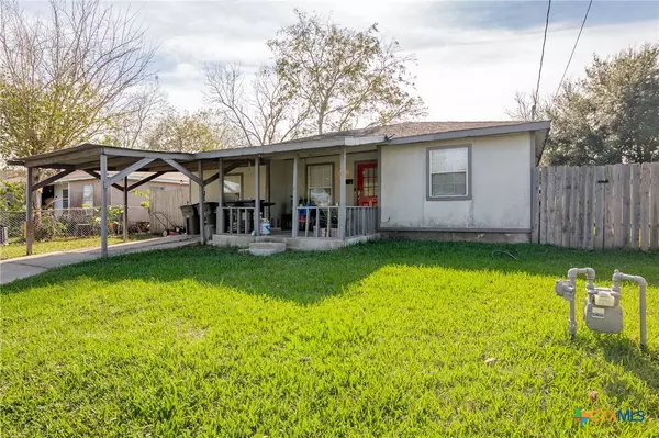 705 E Hiller ST, Victoria, TX 77901