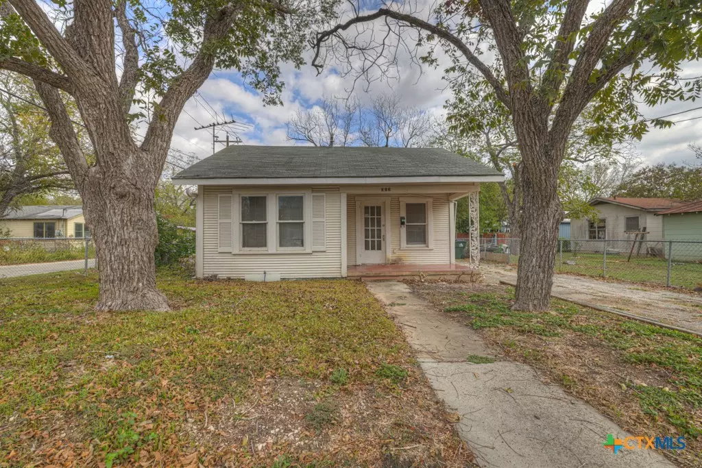 Seguin, TX 78155,313 N San Marcos ST