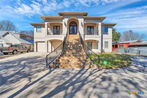 Mcqueeney, TX 78123,514 Woodlake DR