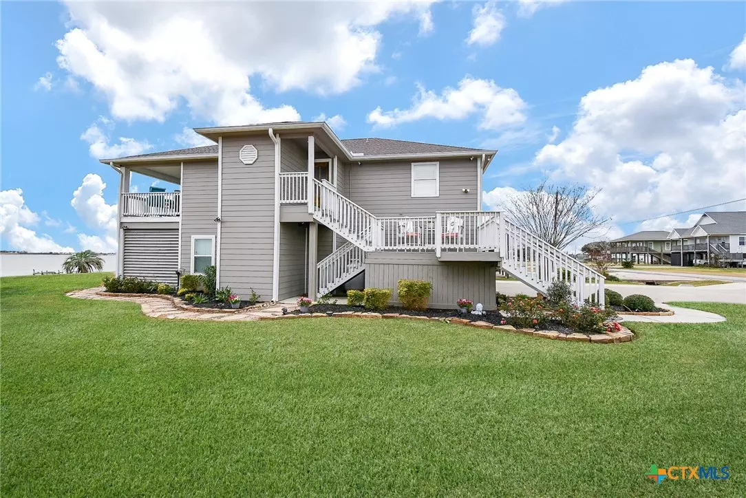 Palacios, TX 77465,1616 W Bayshore DR