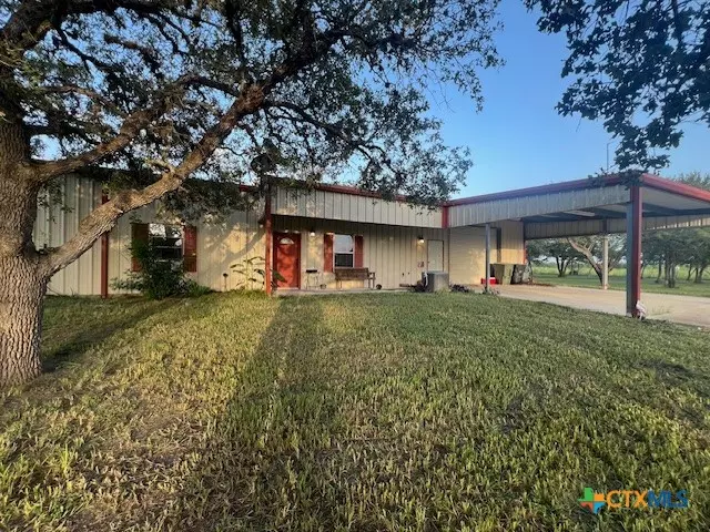 461 Lassman RD, Goliad, TX 77963