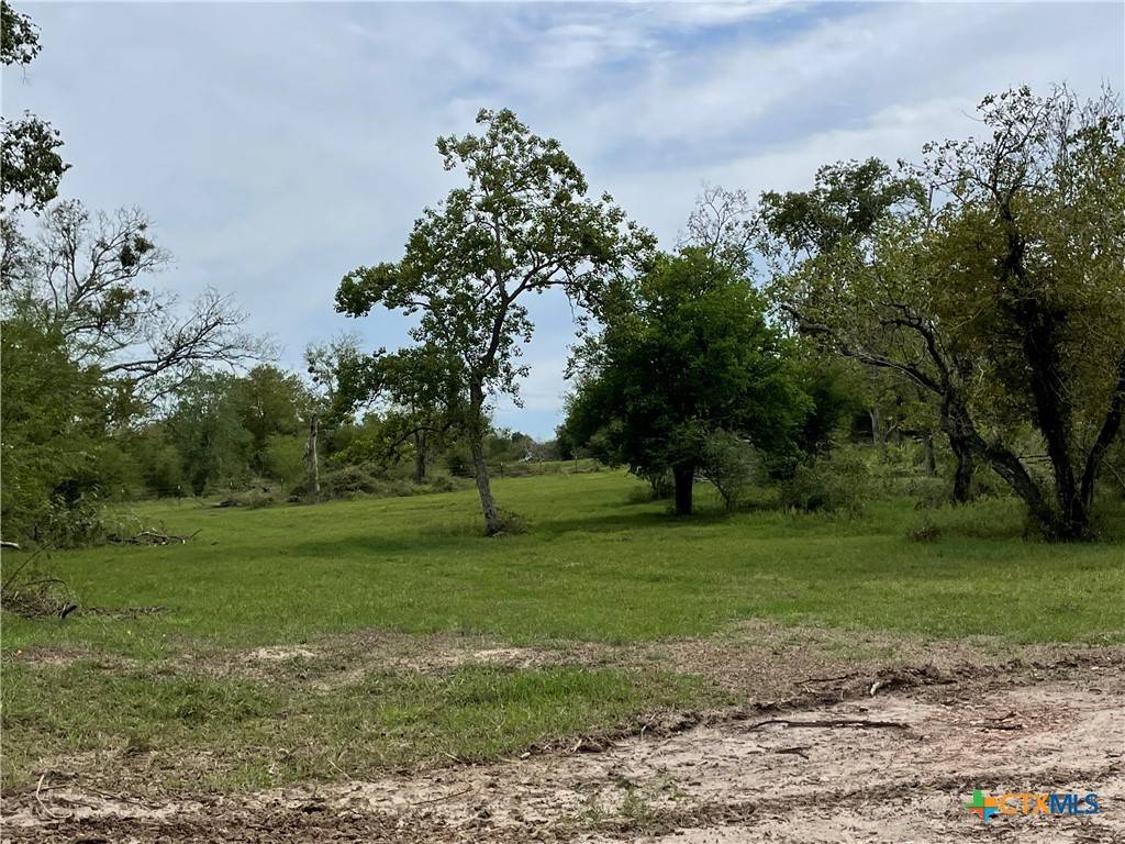 Victoria, TX 77905,56 Left Rd.