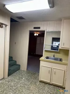 Port Lavaca, TX 77979,727 Brookhollow DR