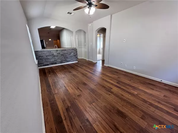 New Braunfels, TX 78130,1002 Birdsong LN