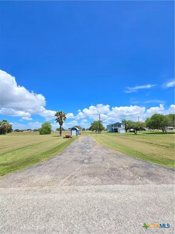 Palacios, TX 77465,937 Bayview DR