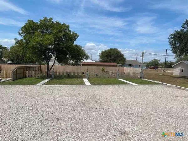 Refugio, TX 78377,507 E Plasuela ST