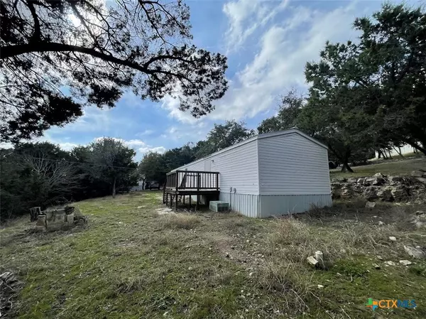 370 Duck Mountain LN, Canyon Lake, TX 78133