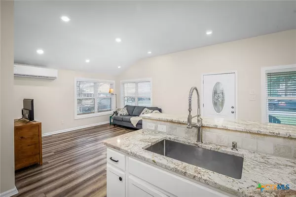 New Braunfels, TX 78130,970 N Liberty AVE