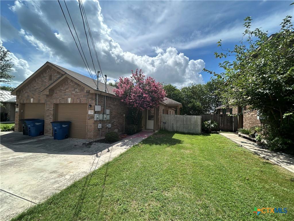 208 Anne Louise DR, New Braunfels, TX 78130