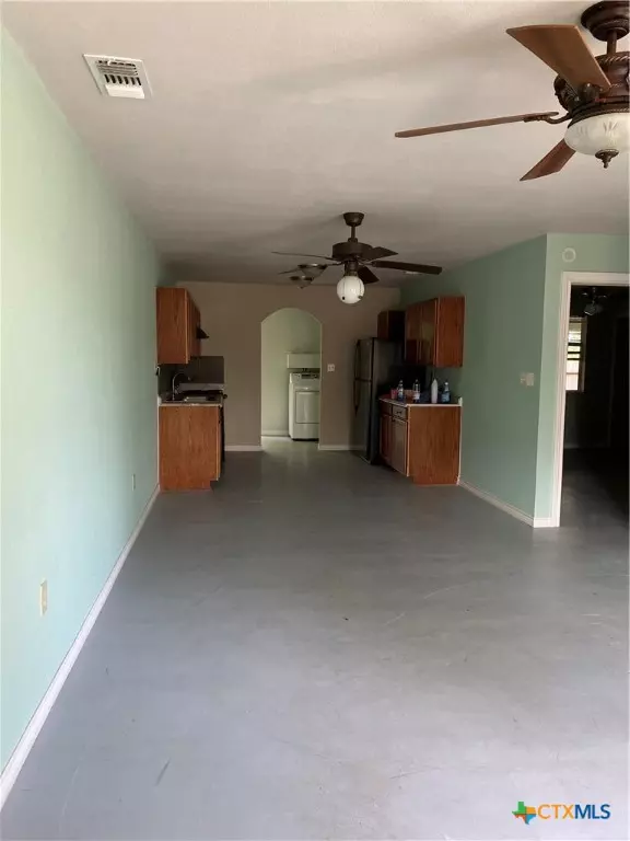 San Marcos, TX 78666,414 Henk LN