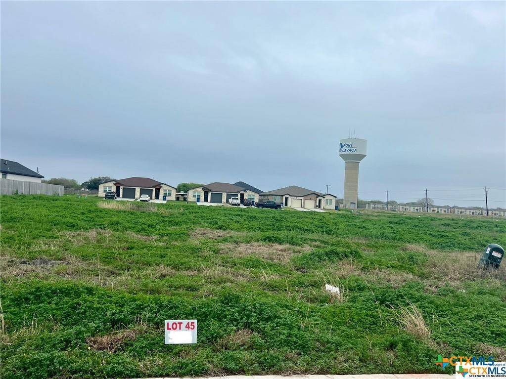 110 Carmine AVE, Port Lavaca, TX 77979