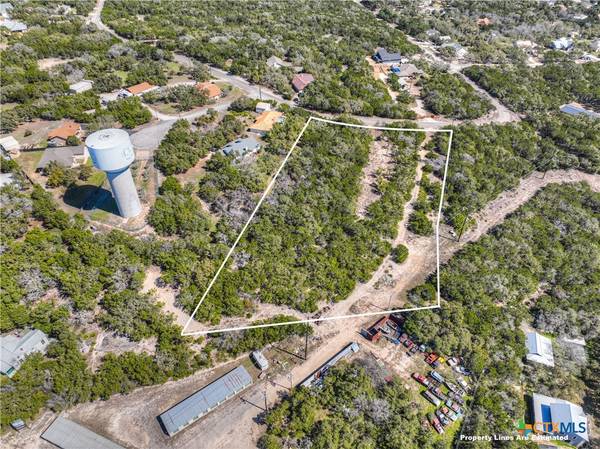 511 Gallagher DR, Canyon Lake, TX 78133