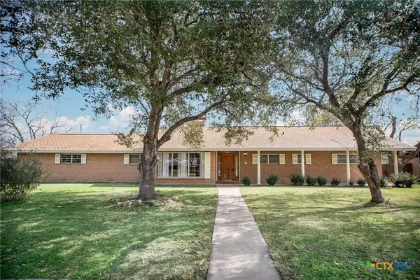 546 Brookhollow DR, Port Lavaca, TX 77979