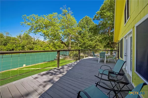 298 Meadow Lake DR, Seguin, TX 78155