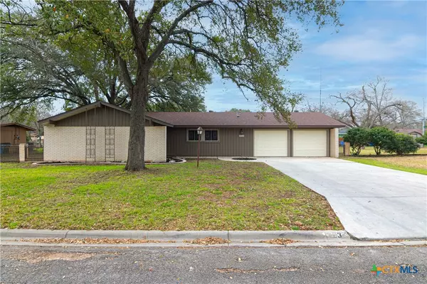 Seguin, TX 78155,1423 Dove LN