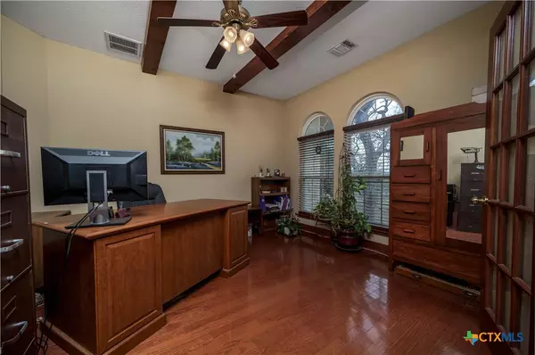 Wimberley, TX 78676,900 Wayside DR