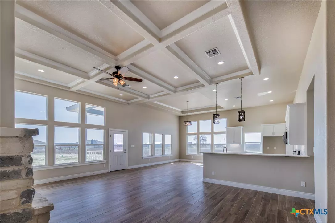 La Vernia, TX 78121,301 Honeysuckle LN