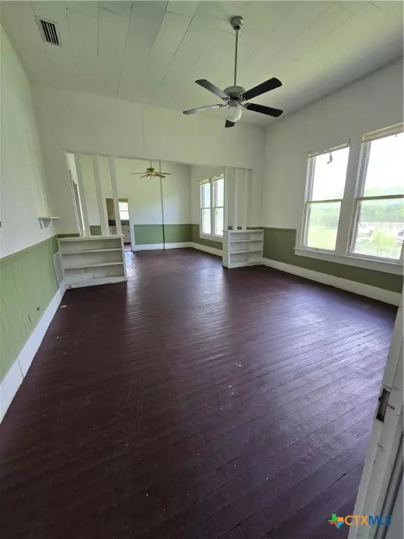 Yoakum, TX 77995,206 Dallas ST