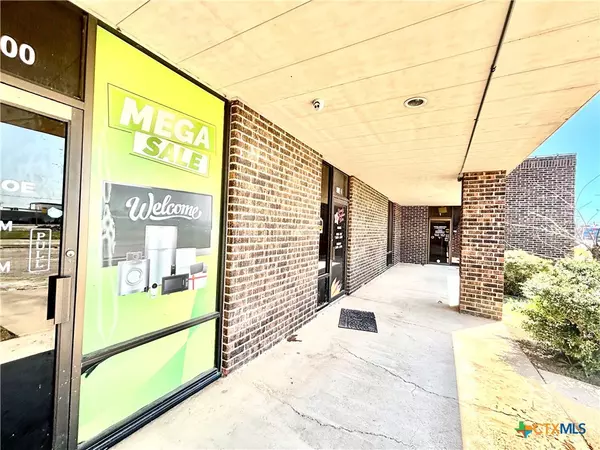 Victoria, TX 77901,104 Teakwood DR
