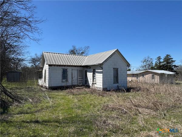 405 S 7th ST, Lott, TX 76656