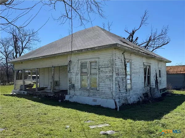 Lott, TX 76656,320 N 5th ST