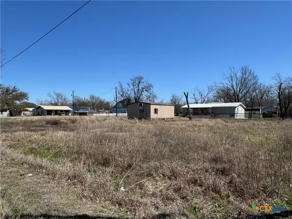 Lott, TX 76656,301 Judge Hailey DR